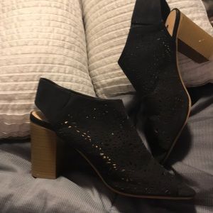 Black Chunky Peep Toe